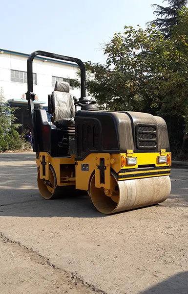 2噸液壓雙鋼輪振動壓路機